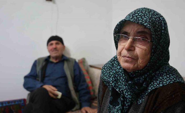 Yaşlı çifti ‘sarraf soymuşsunuz’ diye korkutup 400 bin lira dolandırdı