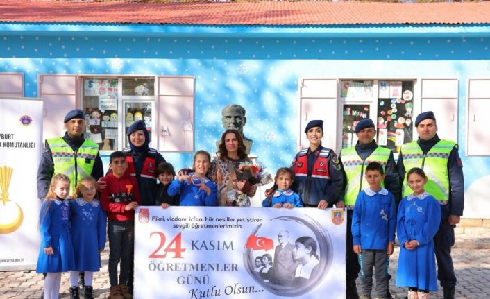 112’ye gelen anlamlı ihbar: köy okulunun miniklerinin öğretmenlerine sürprizi yürekleri ısıttı