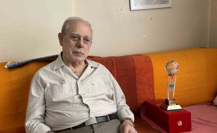 76 yıldır tulum çalan Remzi Bekar’a "Yaşayan İnsan Hazinesi" ödülü