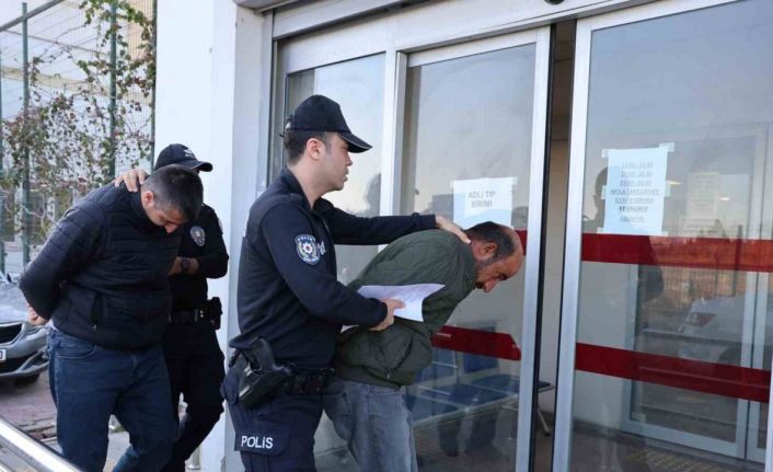 Adana’da yolcu sırası kavgasında taksi şoförü dehşet saçtı: 3 yaralı