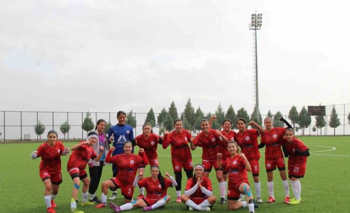 Ağrı Aile ve Sosyal Politikalar, Kahramanmaraş’ı 4-0 mağlup ederek zirvede kaldı