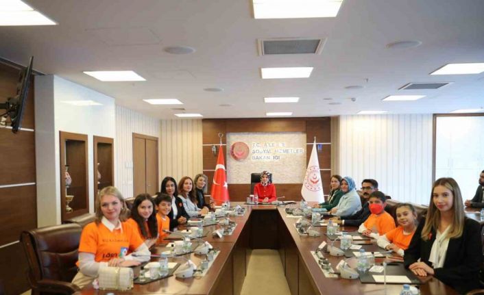 Aile ve Sosyal Hizmetler Bakanı Göktaş, tedavi sonrası kanseri yenen çocuklarla bir araya geldi