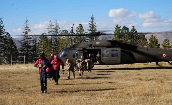 Aladağlar’da kaybolan dağcı iki kız kardeşi bulmak için yapılan çalışmalara yarın devam edilecek
