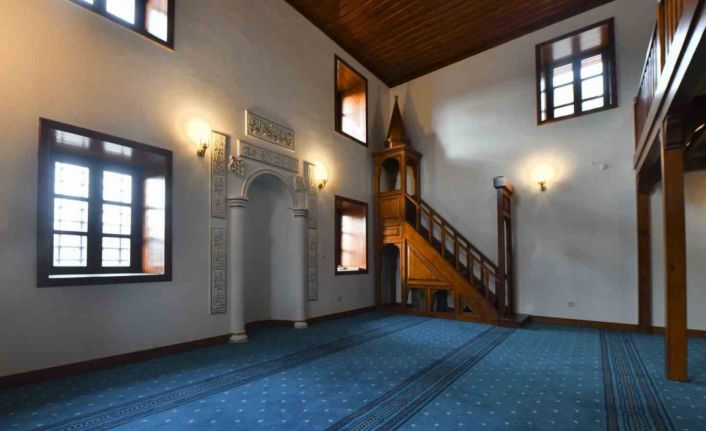 Ankara’da ahşap serenli minaresiyle dikkat çeken Hamidiye Camii aslına uygun olarak yeniden inşa edildi