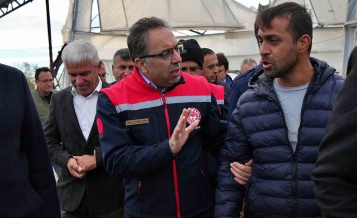 Antalya’da sel ve hortum 4 bin 500 dekarlık tarım alanında zarara yol açtı