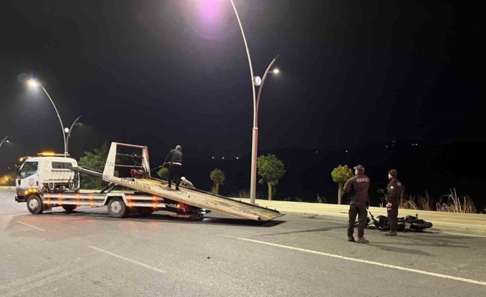 Arnavutköy’deki feci kaza kamerada... İki motosiklet kafa kafaya çarpıştı: 1 ölü, 2 ağır yaralı