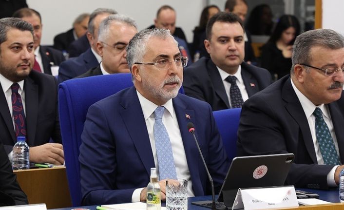 Bakan Işıkhan: “Deprem bölgesindeki 4 il ve 2 ilçeye 2025 yılı için TYP kapsamında 10 bin ilave istihdam verilecek”