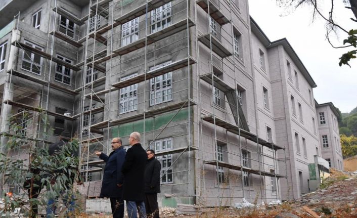 Balıkesir Valisi Ustaoğlu bir dizi ziyaret ve incelemeler için Ayvalık’a geldi