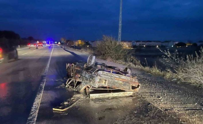 Balıkesir’de kaza yapan araç alev aldı: 2 yaralı