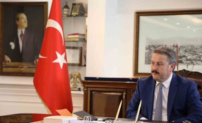 Başkan Palancıoğlu: “Atatürk, milletine duyduğu inanç ve sevgiyle kazanılması imkansız zaferlere önderlik etmiştir”