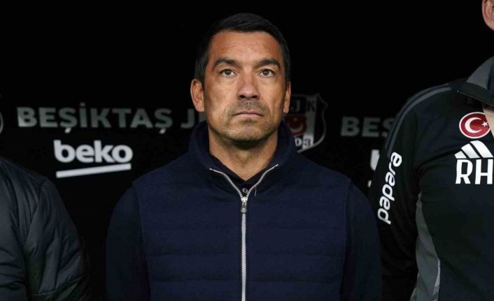 Beşiktaş’ta Giovanni van Bronckhorst dönemi sona erdi