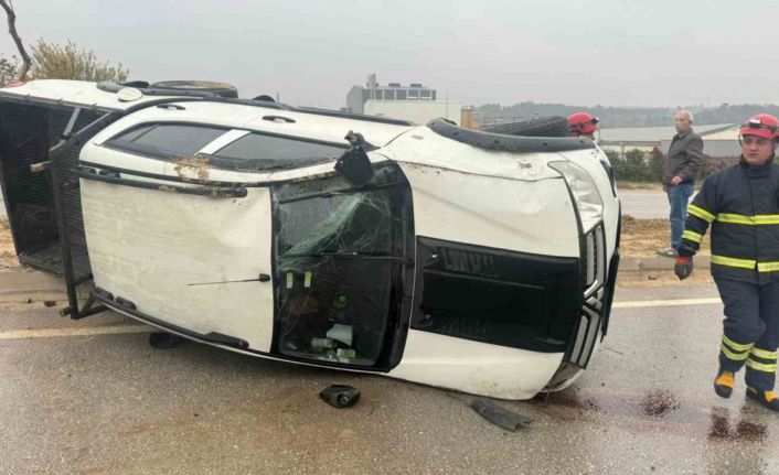 Bilecik’te takla atan araçta bulunan 2 kişi yaralandı