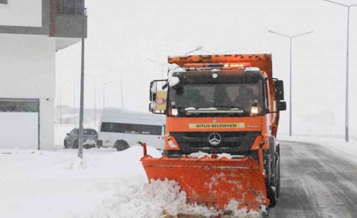 Bitlis’te 78 köy yolu ulaşıma açıldı