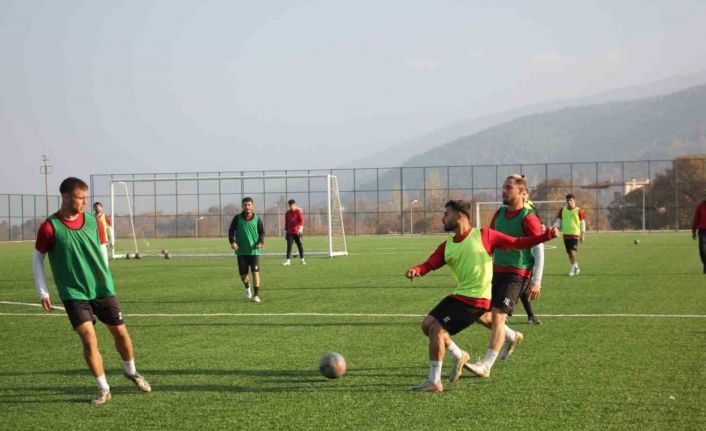 Çeşme’yi deplasmanda yenen Denizli İdmanyurdu, Torbalıspor maçına hazırlanıyor