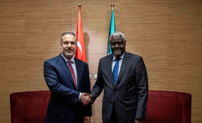 Dışişleri Bakanı Fidan, AfB Komisyonu Başkanı Muhammed ile bir araya geldi