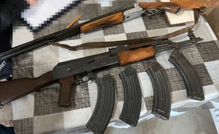 Erzincan polisinden silah ticareti ve nitelikli dolandırıcılık suçlarının önlenmesine yönelik operasyon: 15 gözaltı