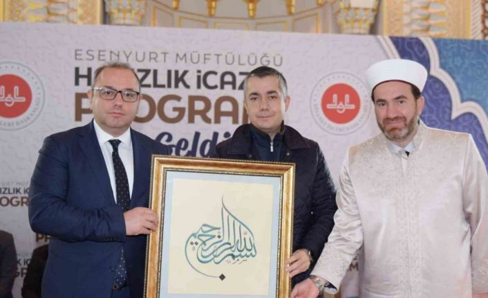 Esenyurt Belediye Başkan Vekili Can Aksoy, 202 hafızın icazet programına katıldı