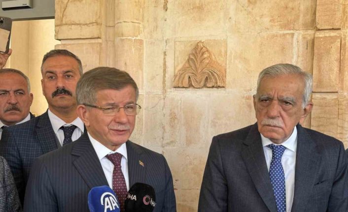 Gelecek Partisi Genel Başkanı Davutoğlu, Mardin’de Ahmet Türk ile görüştü