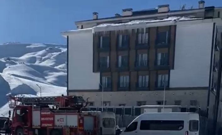 Hakkari’de 4 metrelik kuyuya düşen çocuk kurtarıldı