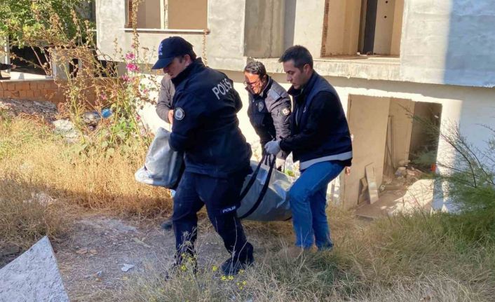 İnşaatın bodrumunda erkek cesedi bulundu