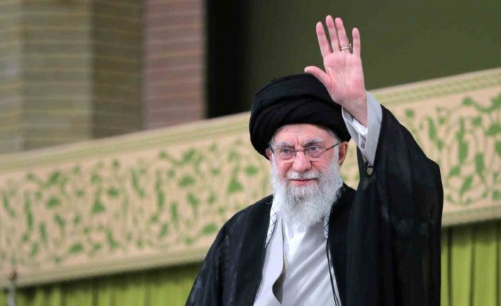 İran Dini Lideri Hamaney: “ABD ve İsrail, her eylemin sert bir şekilde karşılık bulacağını bilmeli”