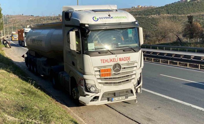 Kimyasal madde yüklü tanker kaza yaptı
