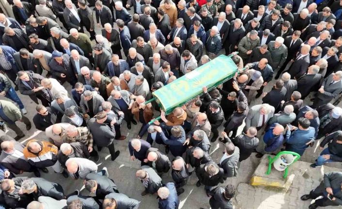 Kuzeninin silahlı saldırı sonucu hayatını kaybeden belediye başkanı son yolcuğuna uğurlandı