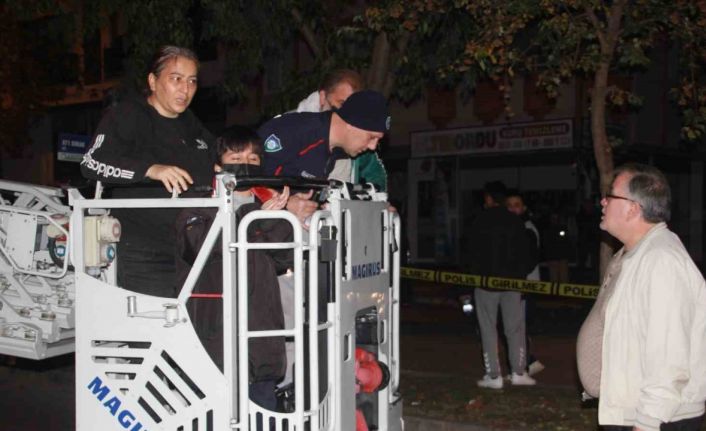 Ordu’da 5 katlı binanın deposunda yangın: 14 kişi tahliye edildi, 1 kişi dumandan etkilendi