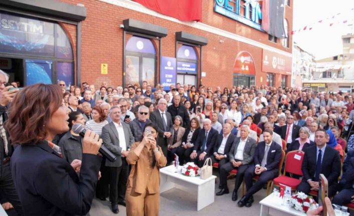 Seyhan Belediyesi Kent Lokantalarında “Askıda Yemek” uygulamasına bağış yapan iş insanlarına plaketli teşekkür