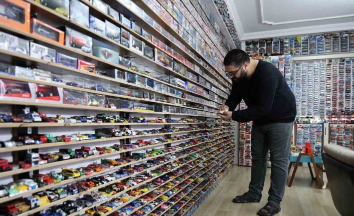 Sigara yerine minyatür araba aldı, 33 yılda 5 milyon TL değerinde 13 bin araba biriktirdi