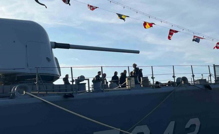 TCG Fatih’e ziyareti akını