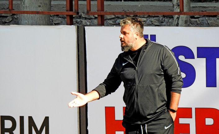 Teknik Direktör Ali Çalış, Çeşme Belediyespor ile yolunu ayırdı