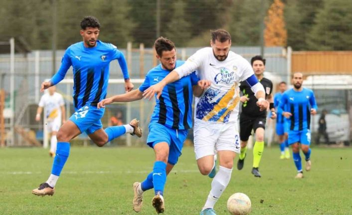 TFF 2. Lig: Belediye Derincespor: 0 - Karacabey Belediyespor: 2