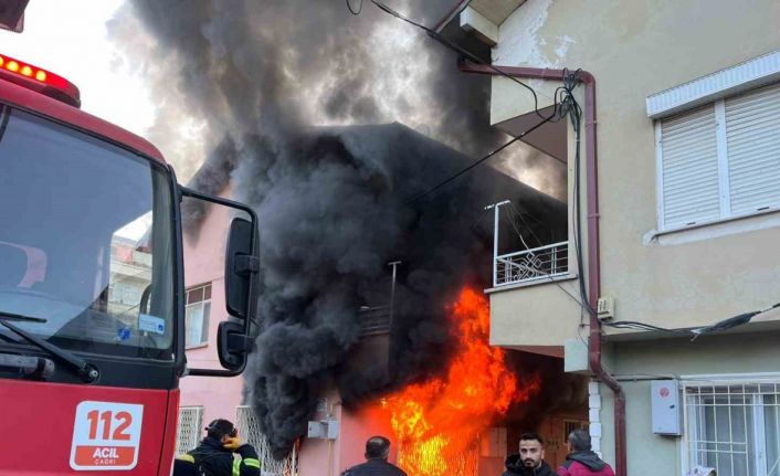 Tokat’ta yangında evde uyuyan baba ve 3 yaşındaki oğlu dumandan etkilendi