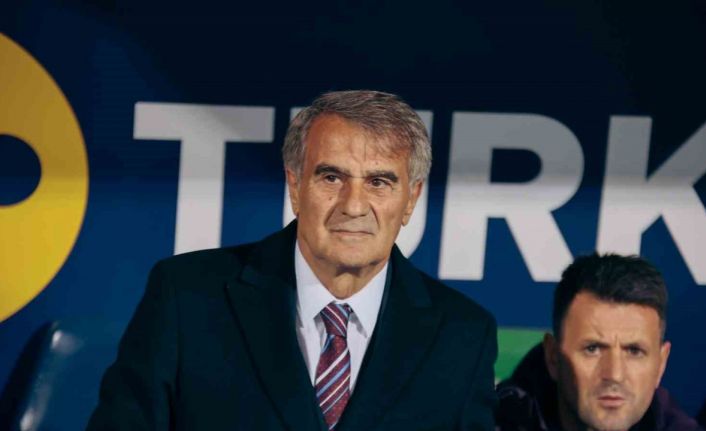 Trendyol Süper Lig: Çaykur Rizespor: 1 - Trabzonspor: 1 (İlk yarı)