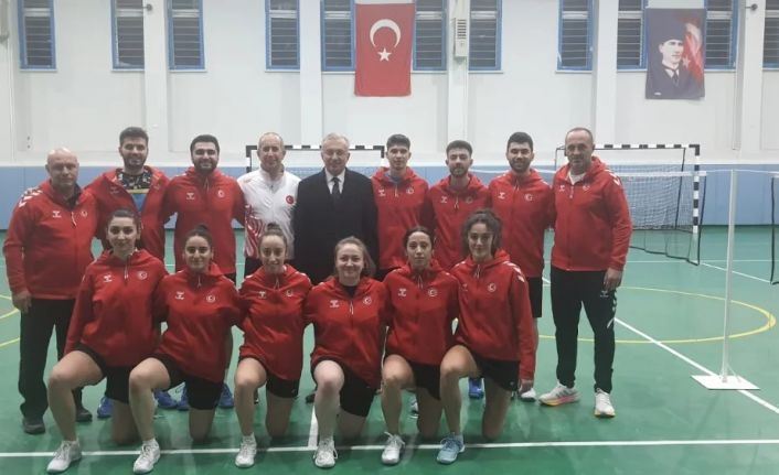 Türkiye Badminton Milli Takımı Avrupa Şampiyonası hazırlıklarını EBYÜ’de sürdürüyor