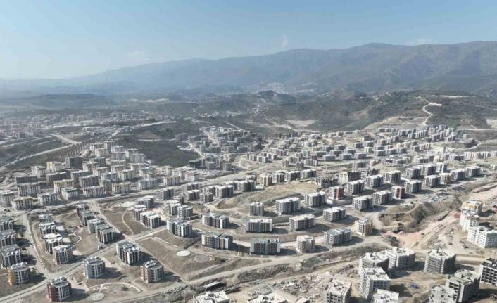 Türkiye’nin en büyük 2. şantiyesinde depremzede vatandaşlar sıcak yuvalarına kavuşmanın heyecanını yaşıyorlar