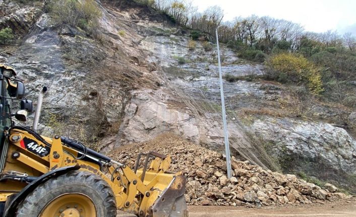 Yağışlar heyelana neden oldu