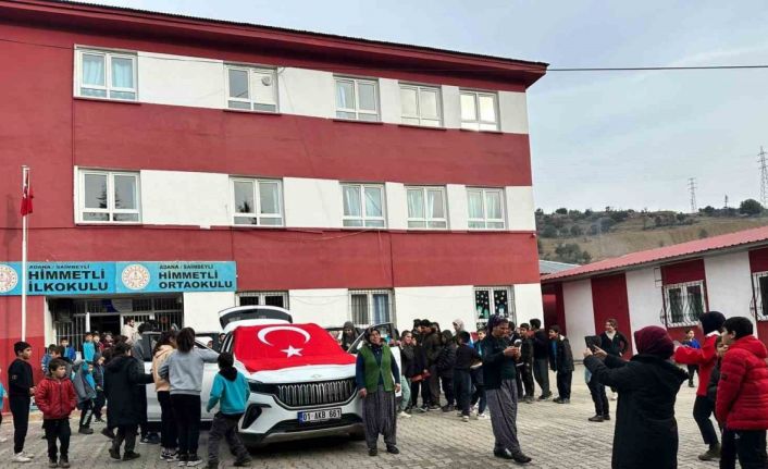 Adana’da Yerli Malı Haftası’nda çocukların Togg heyecanı