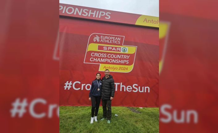 Afyonkarahisarlı kros koşu sporcusundan büyük başarı