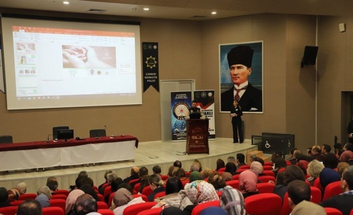 Ailelere önemli uyarı: "Kot pantolonların çakmaklık cebi uyuşturucu saklamak için en ideal yerlerin başında geliyor"