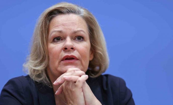 Almanya İçişleri Bakanı Faeser’dan Suriyeli doktorların geri dönüşünün sağlık sistemini ciddi şekilde etkileyeceği uyarısı