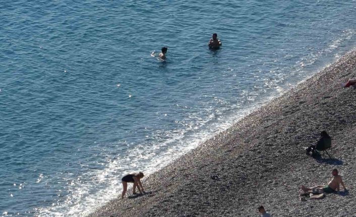 Antalya’da aralık ayında yazdan kalma günler yaşanıyor