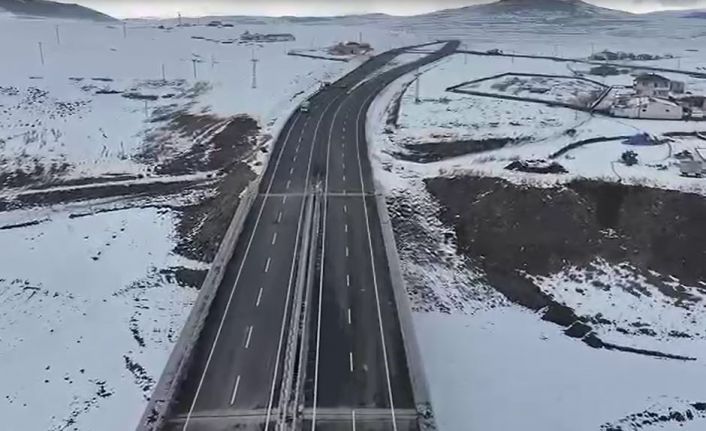 Ardahan’da 276 metre uzunluğundaki Kura Viyadüğü trafiğe açıldı