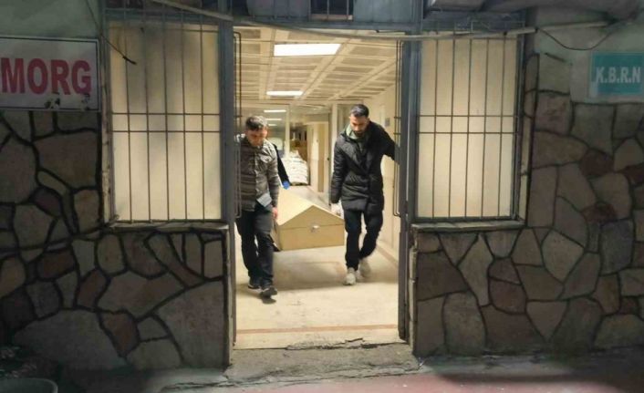 Arkadaşının oğlu tarafından bıçaklanan adam hayatını kaybetti