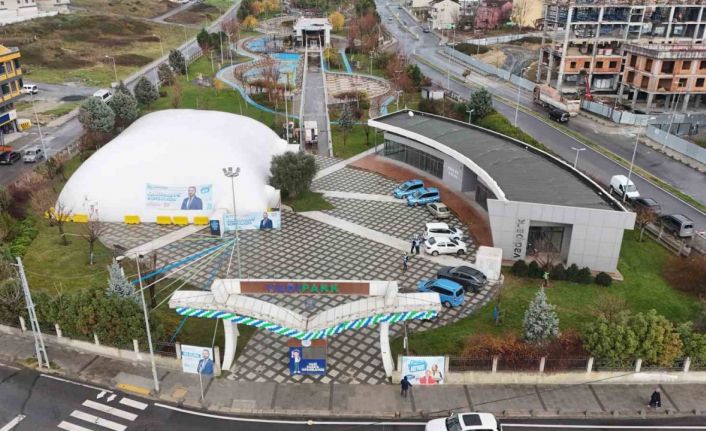 Arnavutköy’de Buz Gibi Eğlence: Buz Pisti açıldı