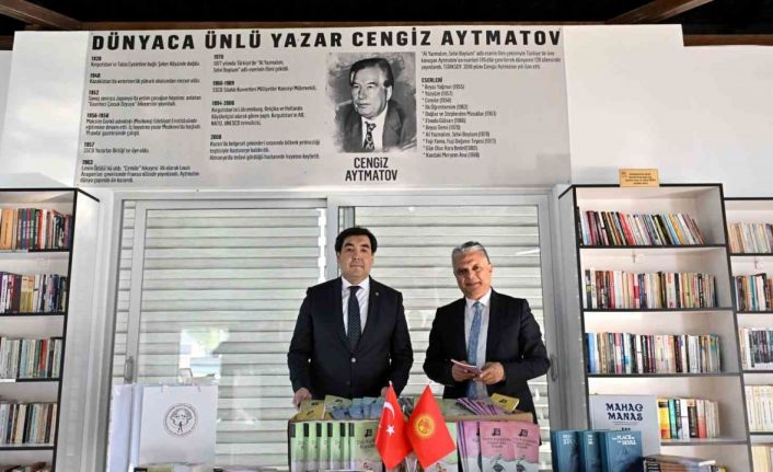 Aytmatov’un eserleri kütüphaneye bağışlandı
