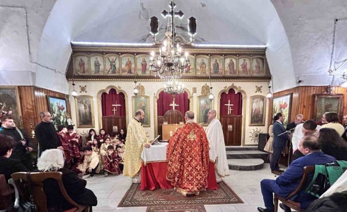Aziz Corc Rum Ortodoks Kilisesi’nde Noel ayini