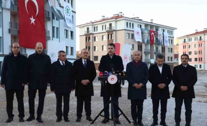 Bakan Kurum: "11 ilde evine girmeyen, iş yerini açmayan tek bir depremzede kardeşimiz kalmayacak"
