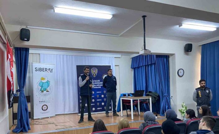 Bursa Emniyeti’nden okullarda siber güvenlik eğitimi